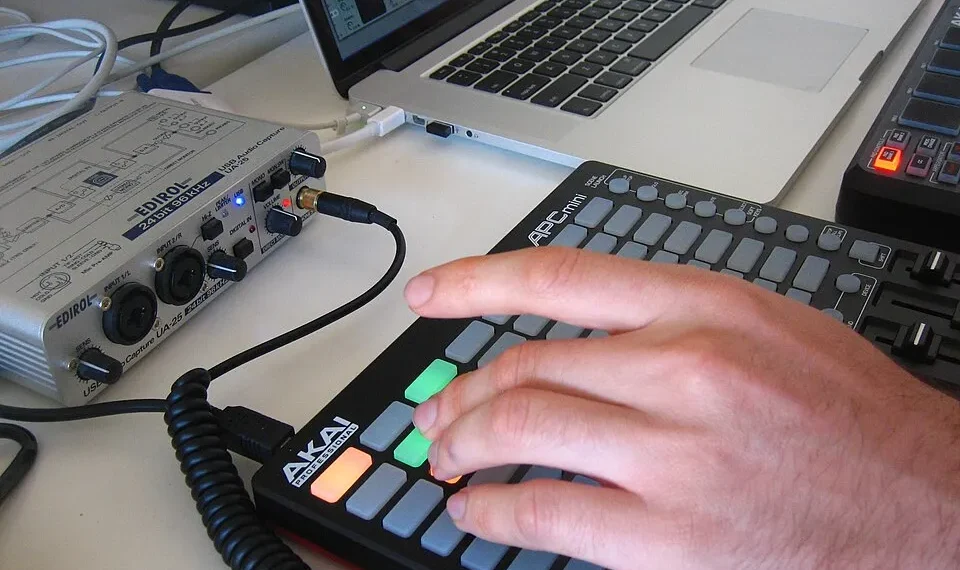 Hình minh họa: Cài Đặt Equalizer Cho Game FPS: Tăng 1-4kHz Để Nghe Rõ Bước Chân